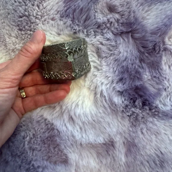 Elegant Silver Heart Pendant mini jewelry box - Picture 5 of 6